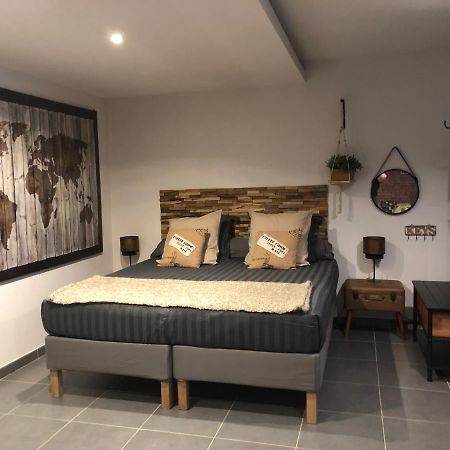Auberge De Pachoquin Meounes-les-Montrieux Екстериор снимка