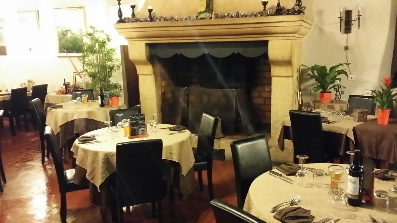 Auberge De Pachoquin Meounes-les-Montrieux Екстериор снимка