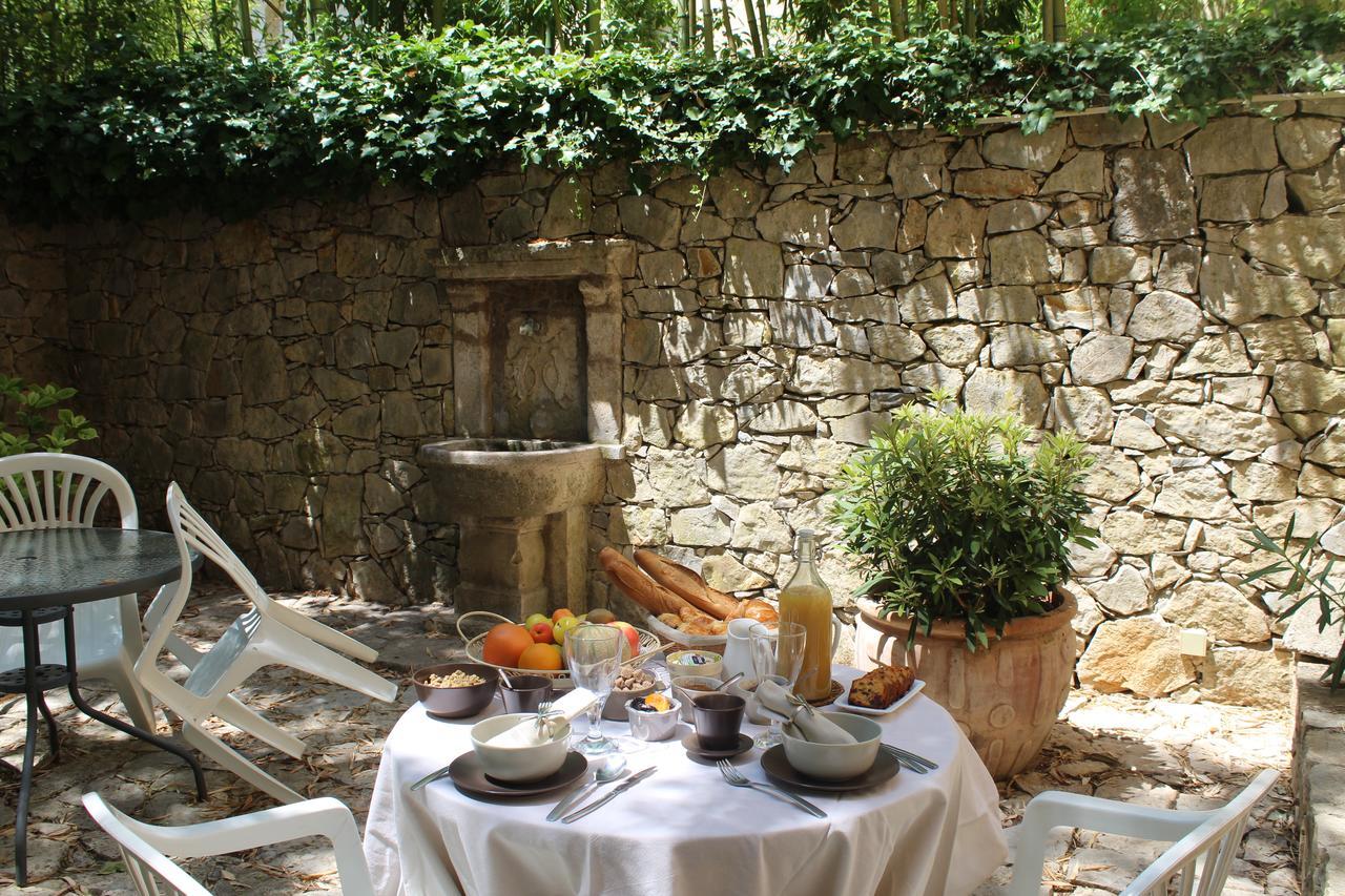 Auberge De Pachoquin Meounes-les-Montrieux Екстериор снимка