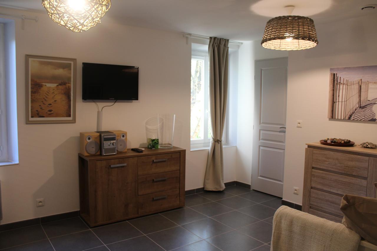 Auberge De Pachoquin Meounes-les-Montrieux Екстериор снимка