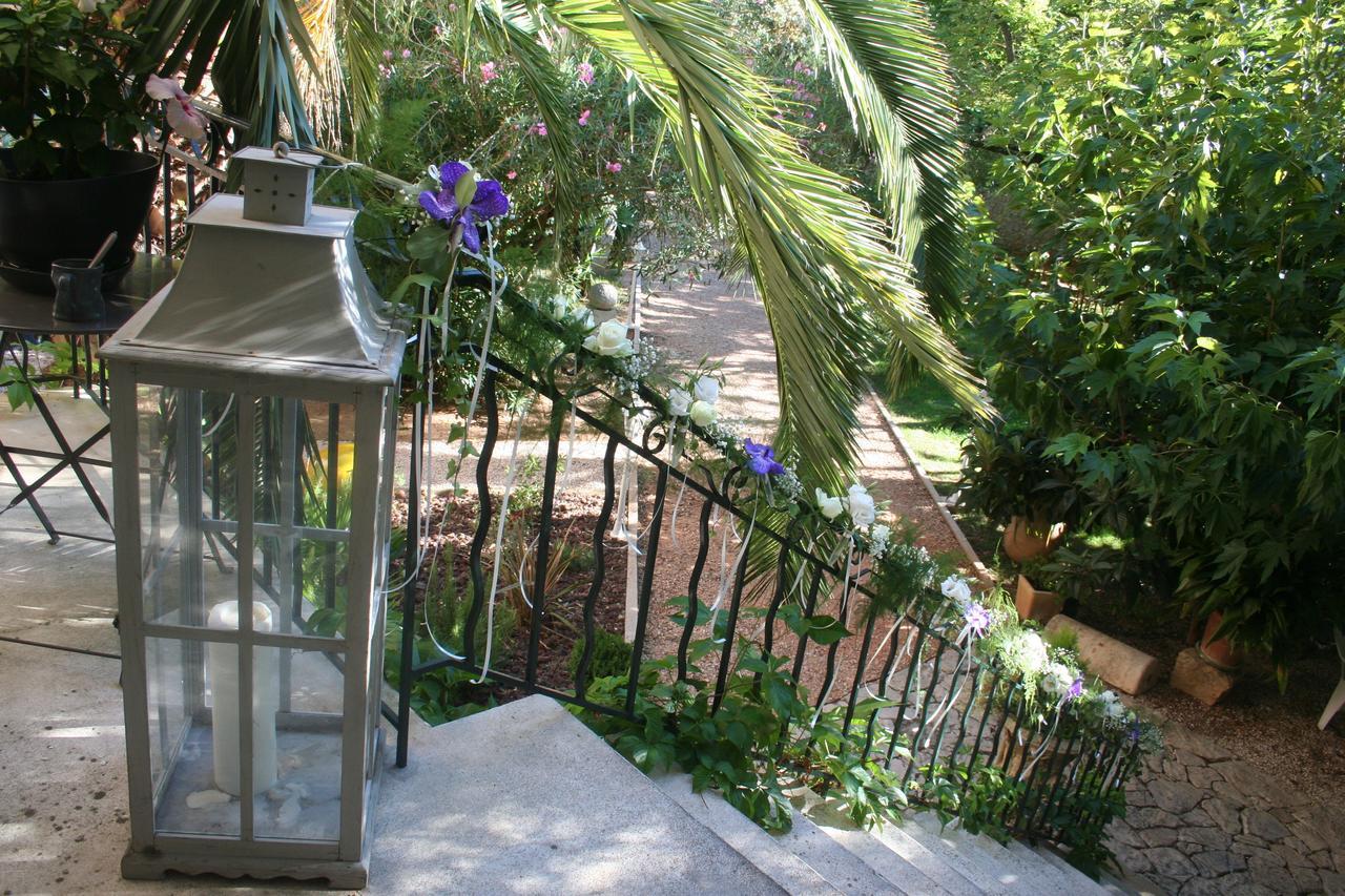 Auberge De Pachoquin Meounes-les-Montrieux Екстериор снимка