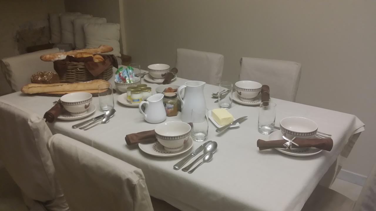 Auberge De Pachoquin Meounes-les-Montrieux Екстериор снимка