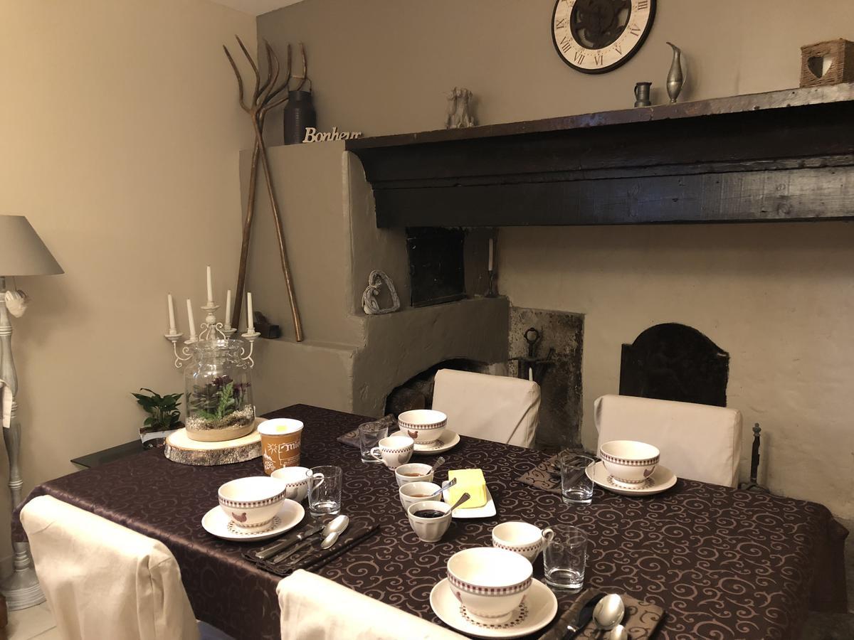 Auberge De Pachoquin Meounes-les-Montrieux Екстериор снимка