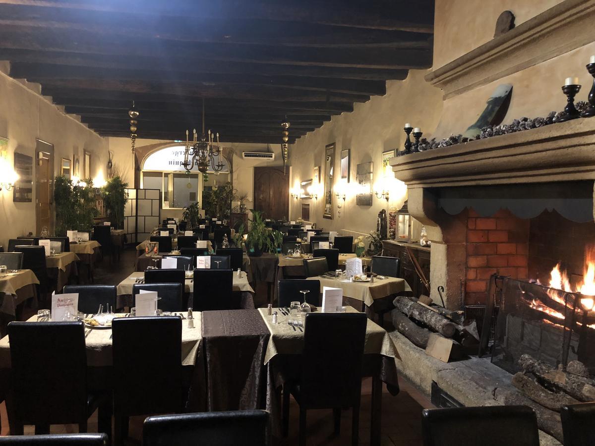 Auberge De Pachoquin Meounes-les-Montrieux Екстериор снимка