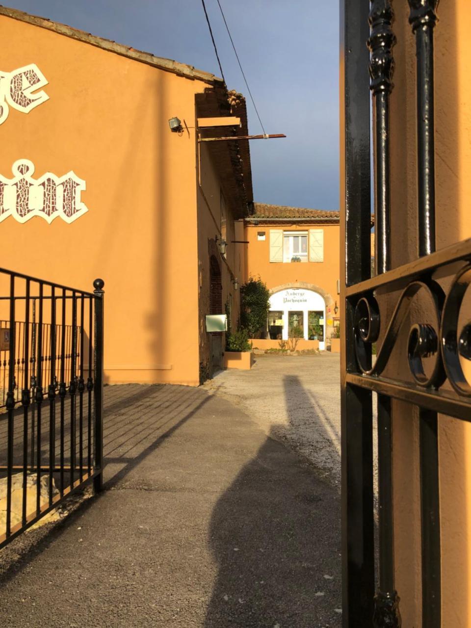 Auberge De Pachoquin Meounes-les-Montrieux Екстериор снимка